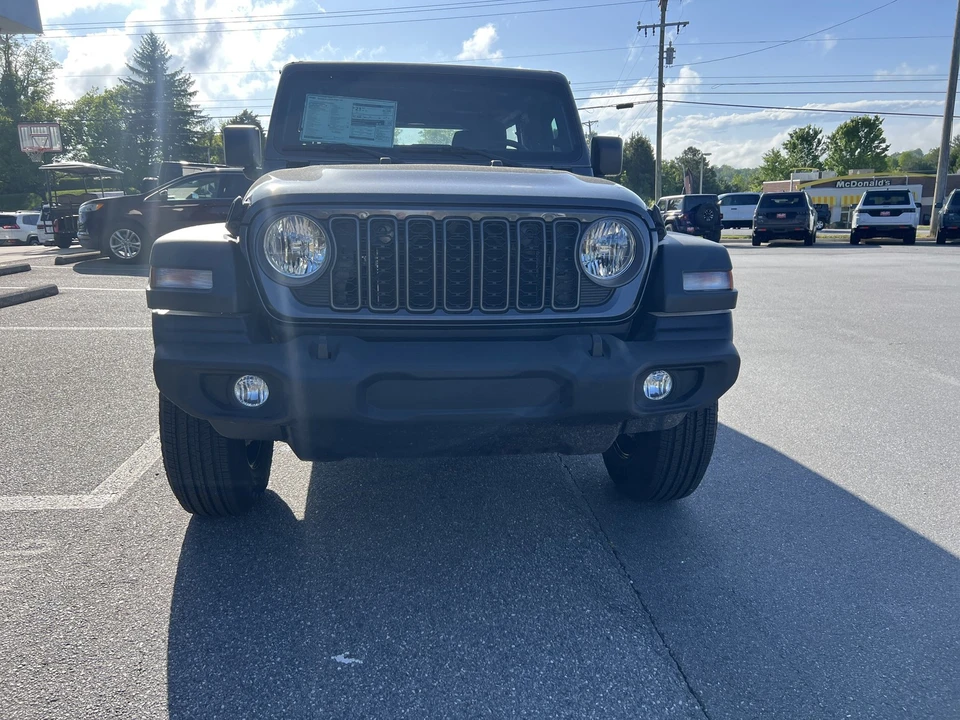 2025 Jeep JL Wrangler - Image 5 of 23