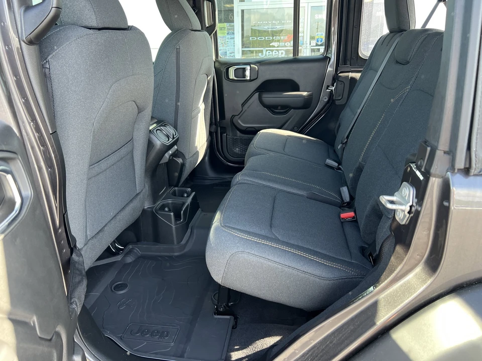 2025 Jeep JL Wrangler - Image 9 of 23
