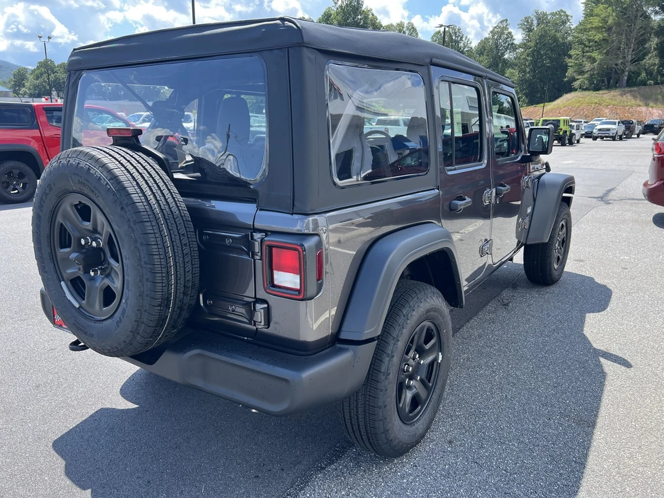 2025 Jeep JL Wrangler - Image 3 of 21