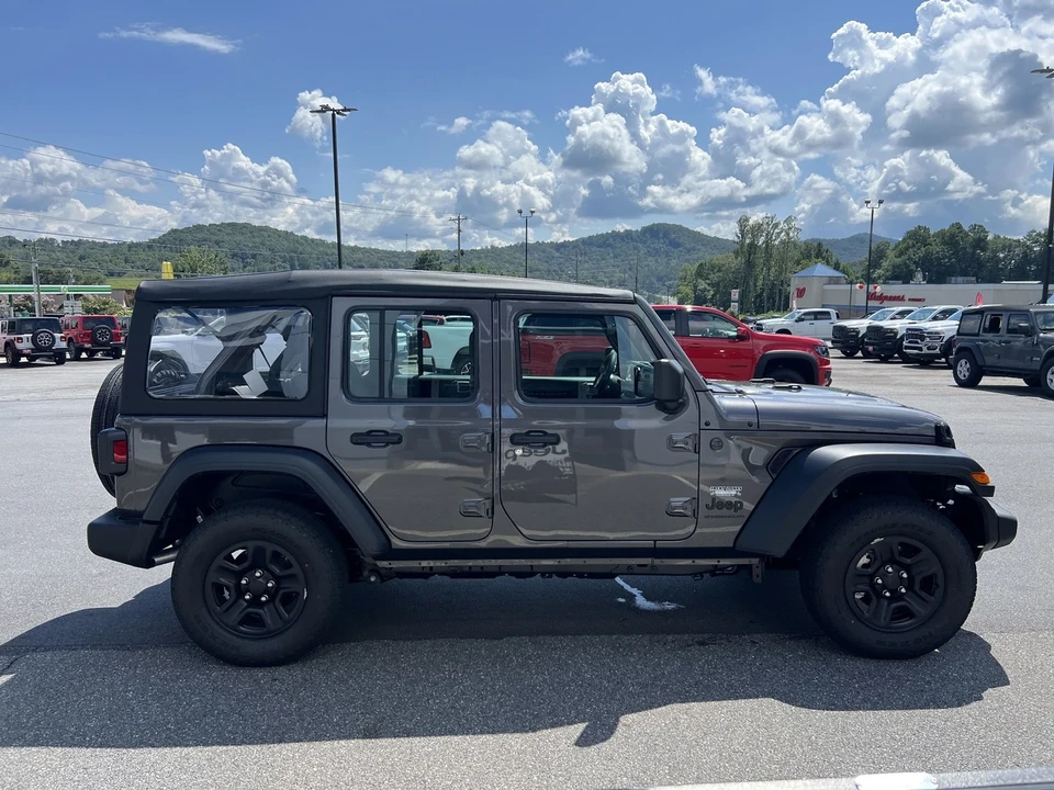 2025 Jeep JL Wrangler - Image 4 of 21