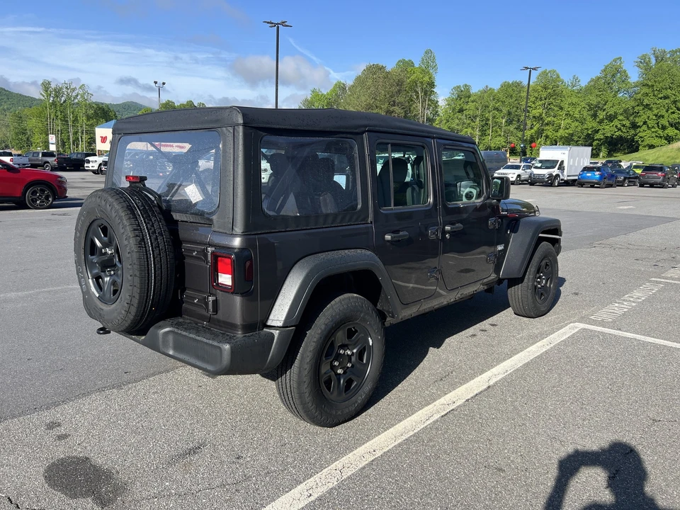 2025 Jeep JL Wrangler - Image 3 of 23