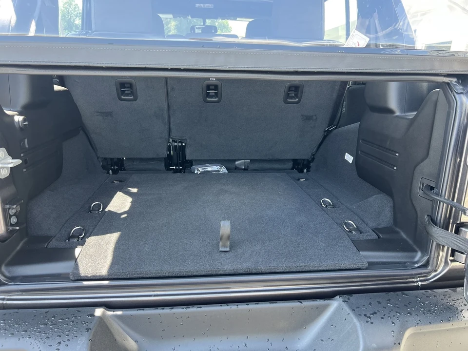 2025 Jeep JL Wrangler - Image 7 of 21