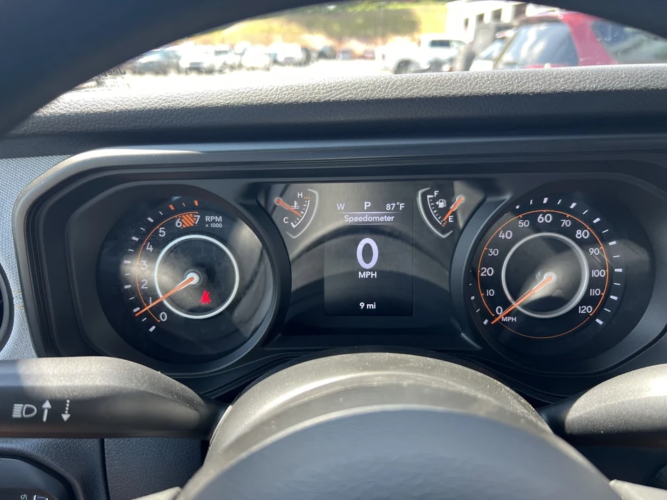 2025 Jeep JL Wrangler - Image 17 of 21