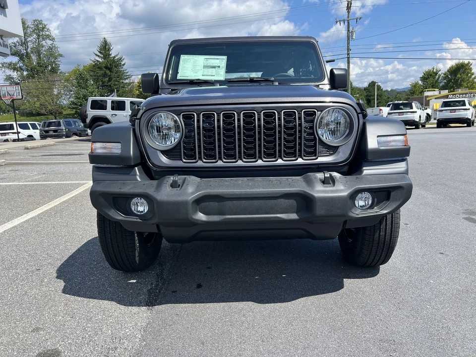 2025 Jeep JL Wrangler - Image 5 of 21