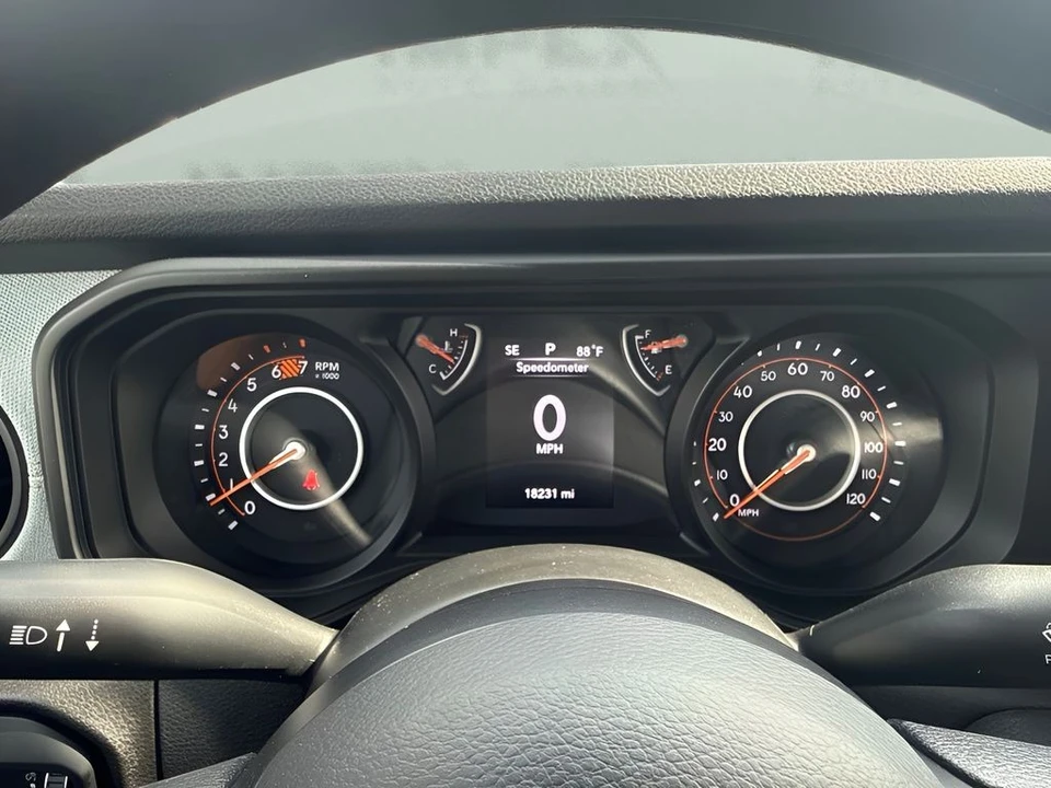 2025 Jeep JL Wrangler - Image 19 of 28