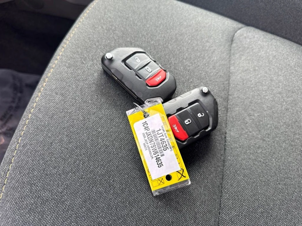 2025 Jeep JL Wrangler - Image 28 of 28