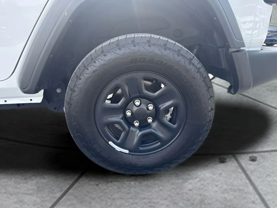 2025 Jeep JL Wrangler - Image 26 of 28