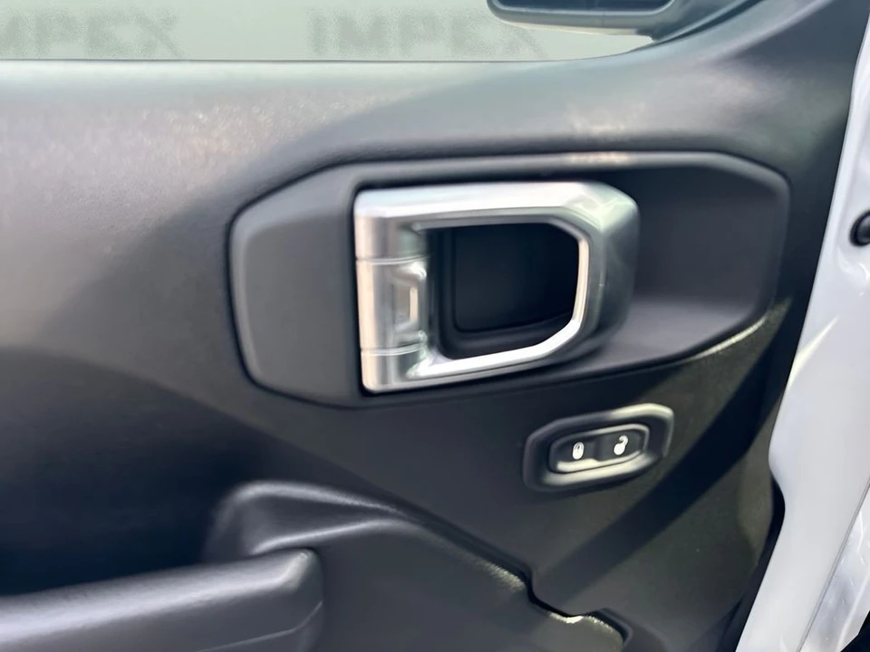 2025 Jeep JL Wrangler - Image 22 of 28