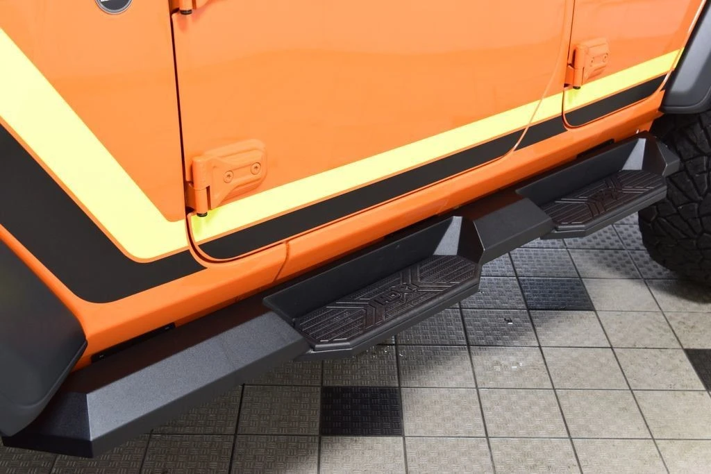 2025 Jeep JL Wrangler - Image 26 of 31