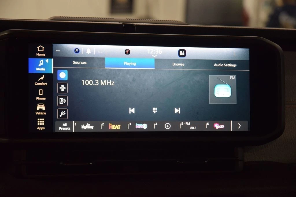 2025 Jeep JL Wrangler - Image 29 of 31