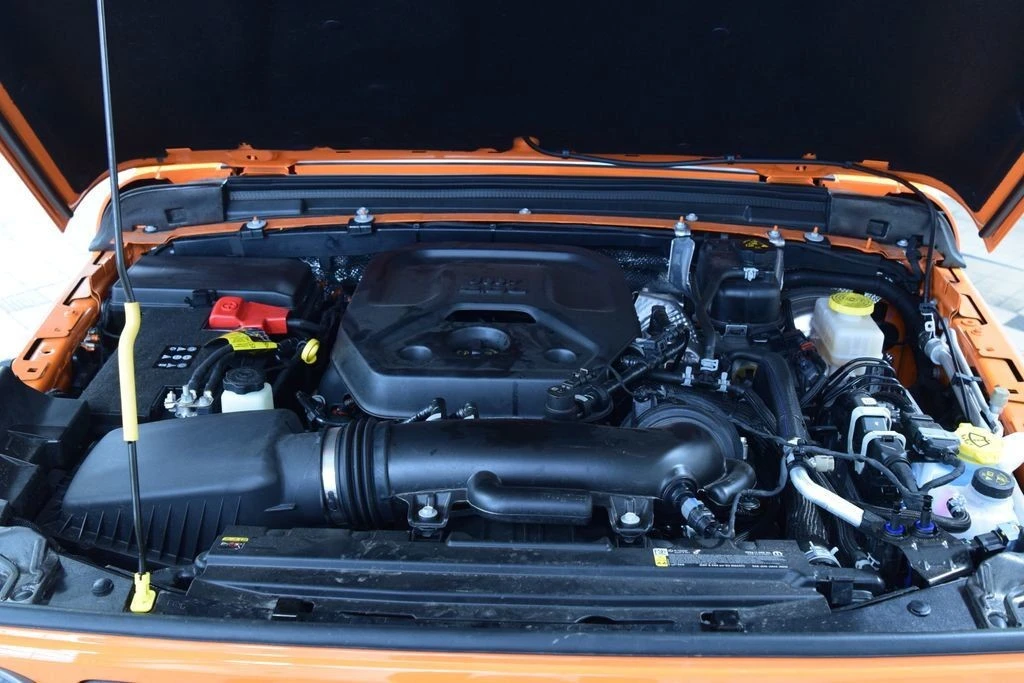 2025 Jeep JL Wrangler - Image 27 of 31