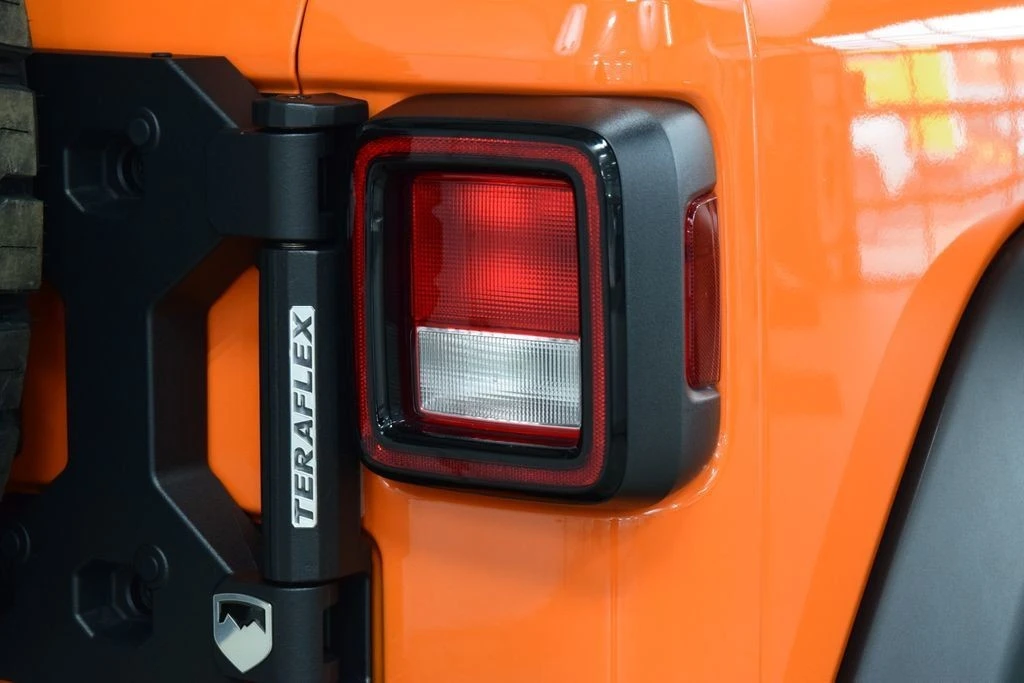 2025 Jeep JL Wrangler - Image 18 of 31