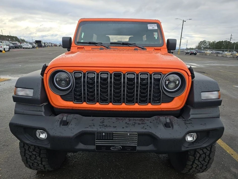 2025 Jeep JL Wrangler - Image 16 of 21