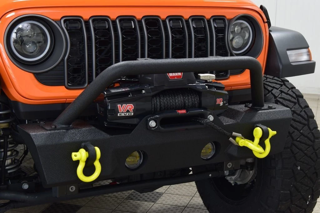 2025 Jeep JL Wrangler - Image 11 of 31