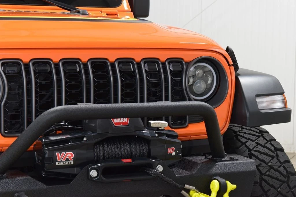 2025 Jeep JL Wrangler - Image 9 of 31