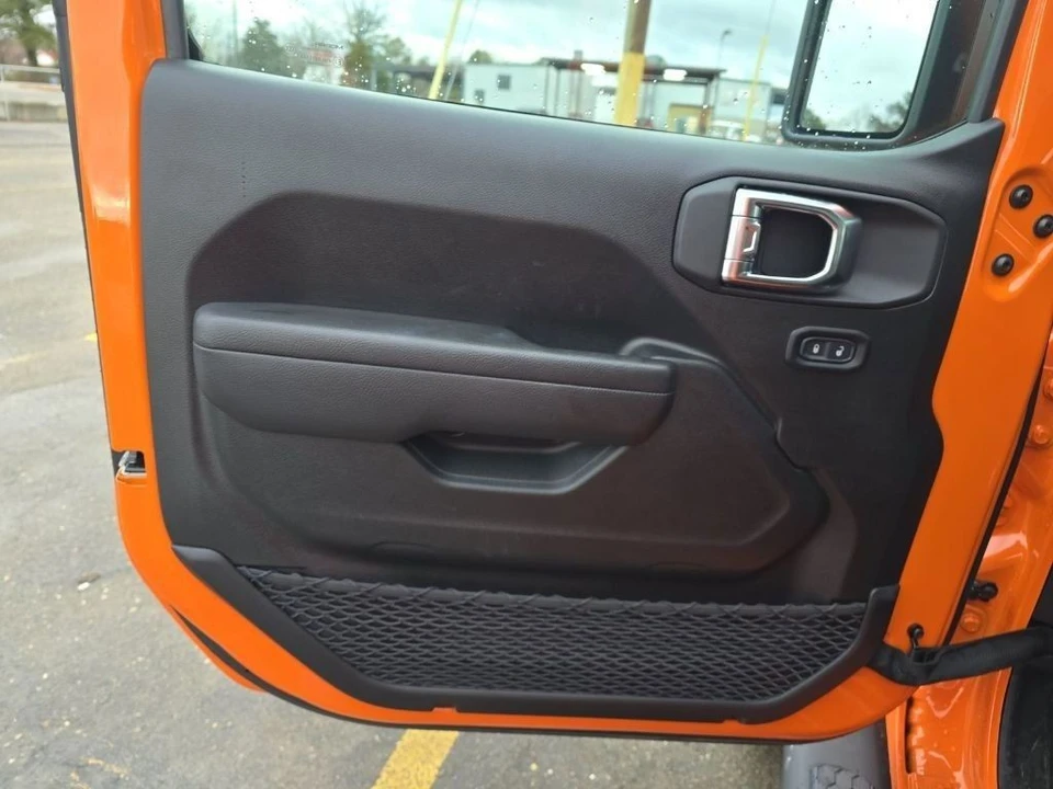 2025 Jeep JL Wrangler - Image 8 of 21