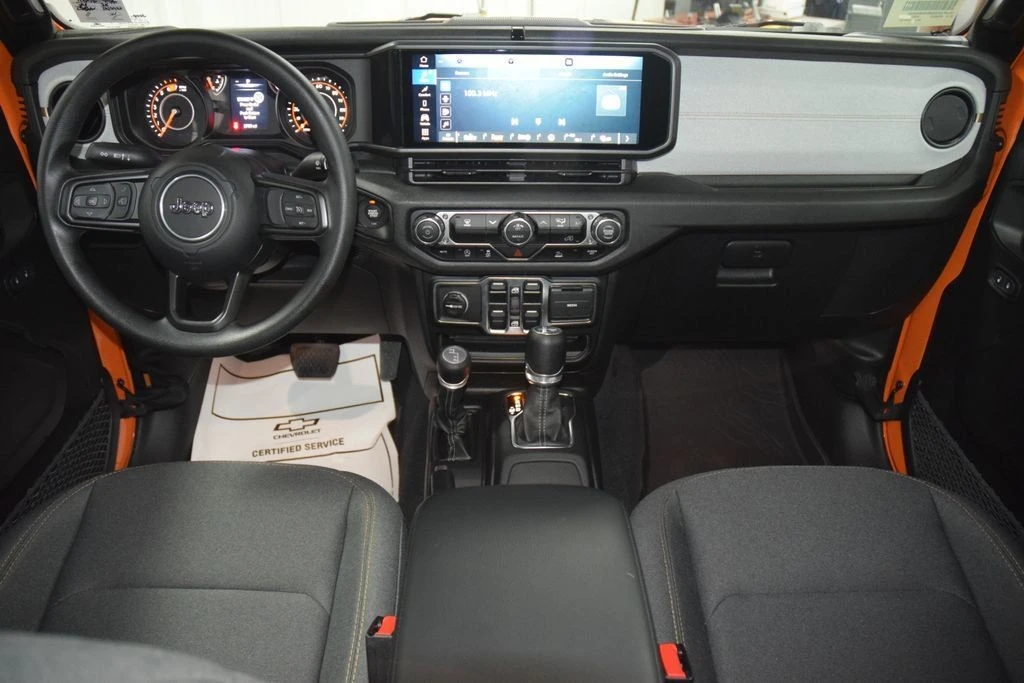 2025 Jeep JL Wrangler - Image 28 of 31