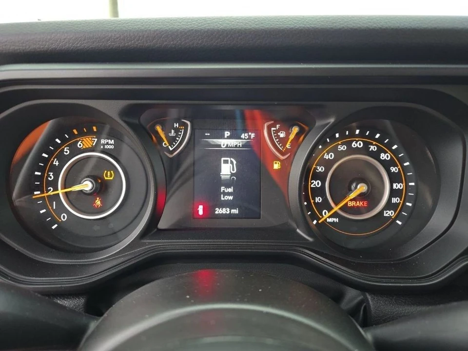 2025 Jeep JL Wrangler - Image 14 of 21