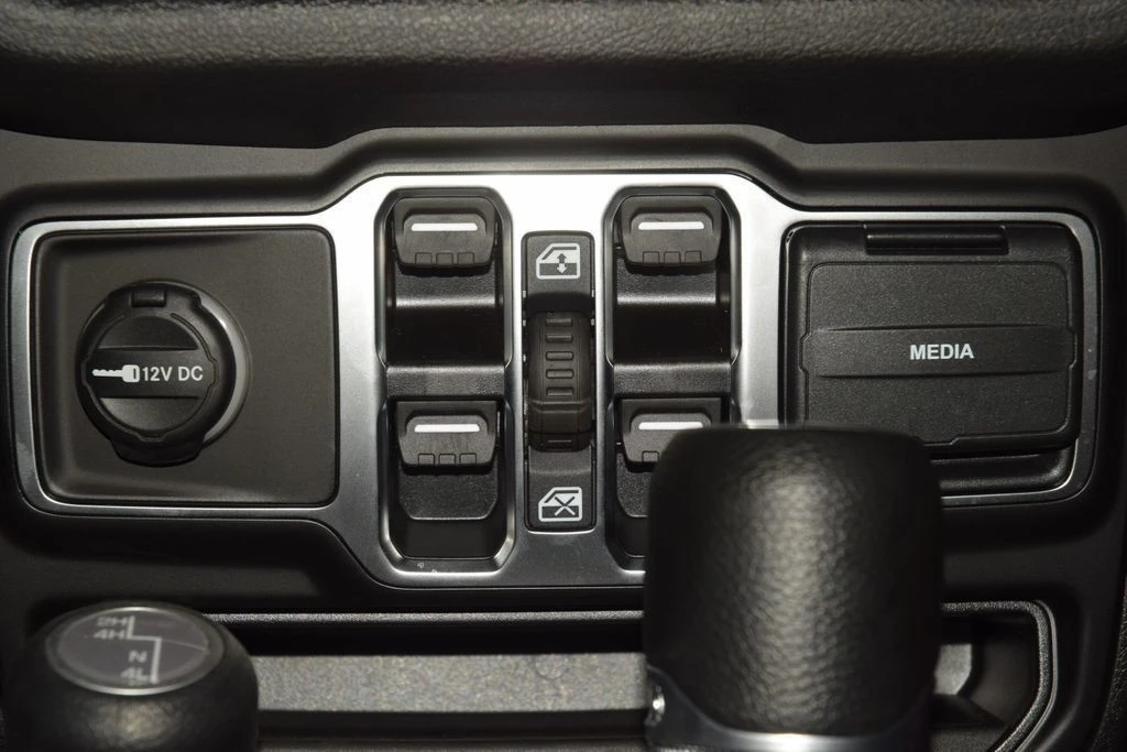 2025 Jeep JL Wrangler - Image 31 of 31