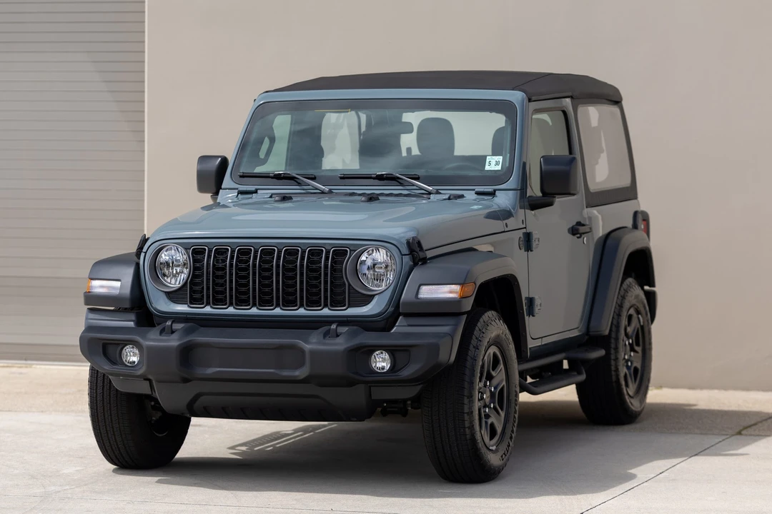 2025 Jeep JL Wrangler - Image 2 of 31