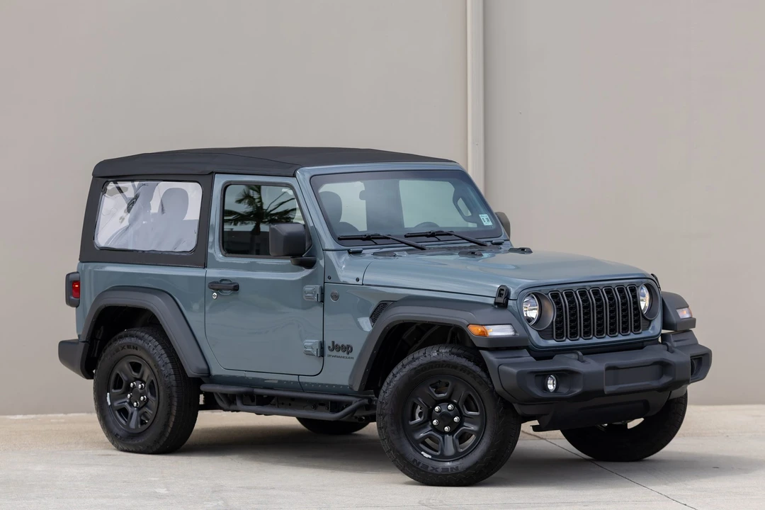 2025 Jeep JL Wrangler - Image 8 of 31
