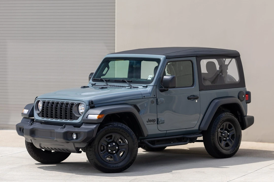 2025 Jeep JL Wrangler - Image 25 of 31