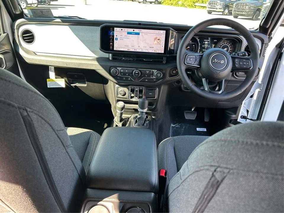 2025 Jeep JL Wrangler - Image 19 of 21