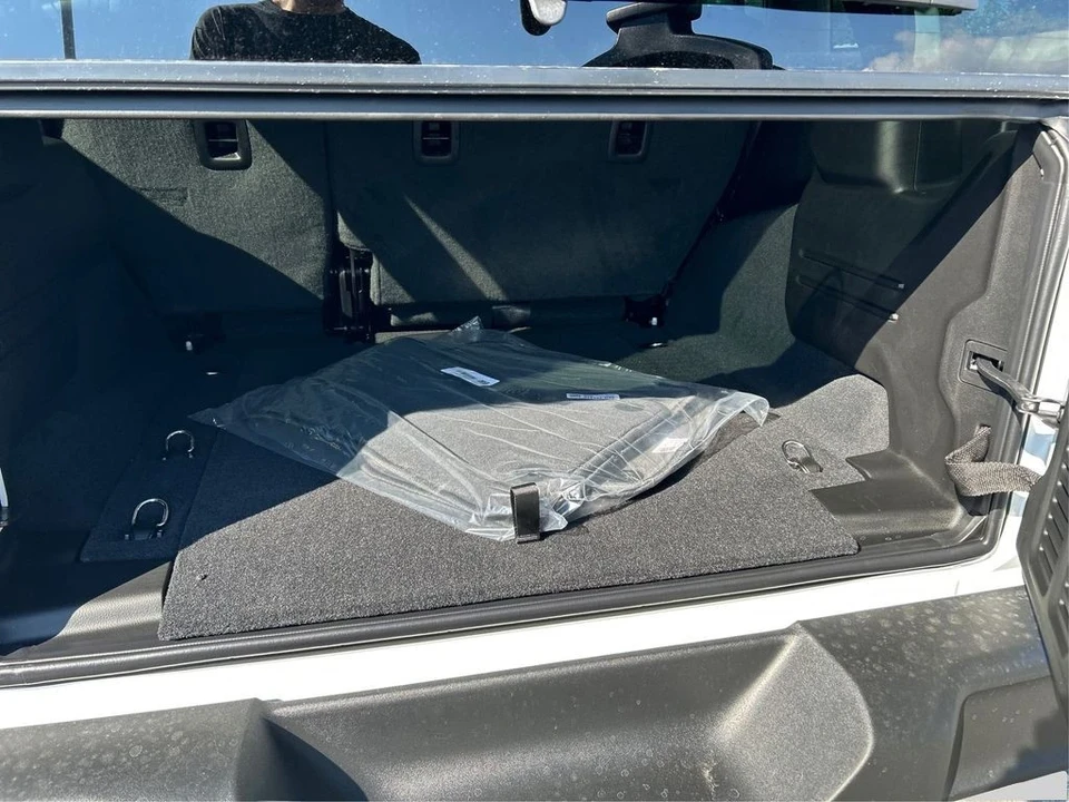 2025 Jeep JL Wrangler - Image 11 of 21