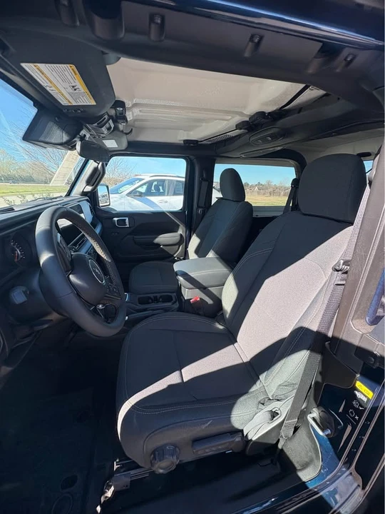 2025 Jeep JL Wrangler - Image 2 of 7