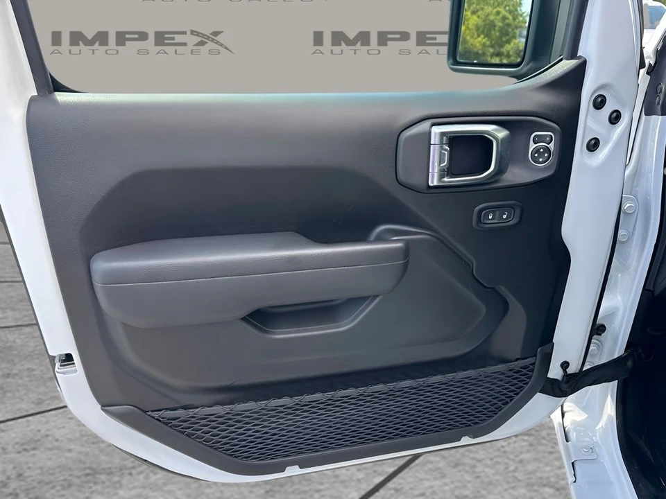 2025 Jeep JL Wrangler - Image 24 of 31