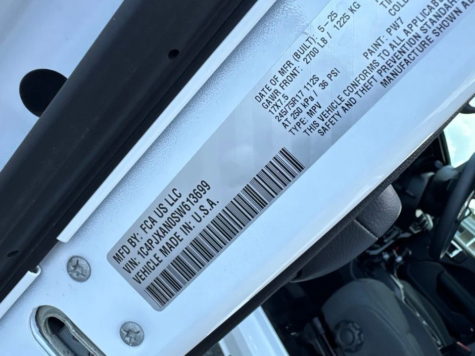 2025 Jeep JL Wrangler - Image 31 of 31
