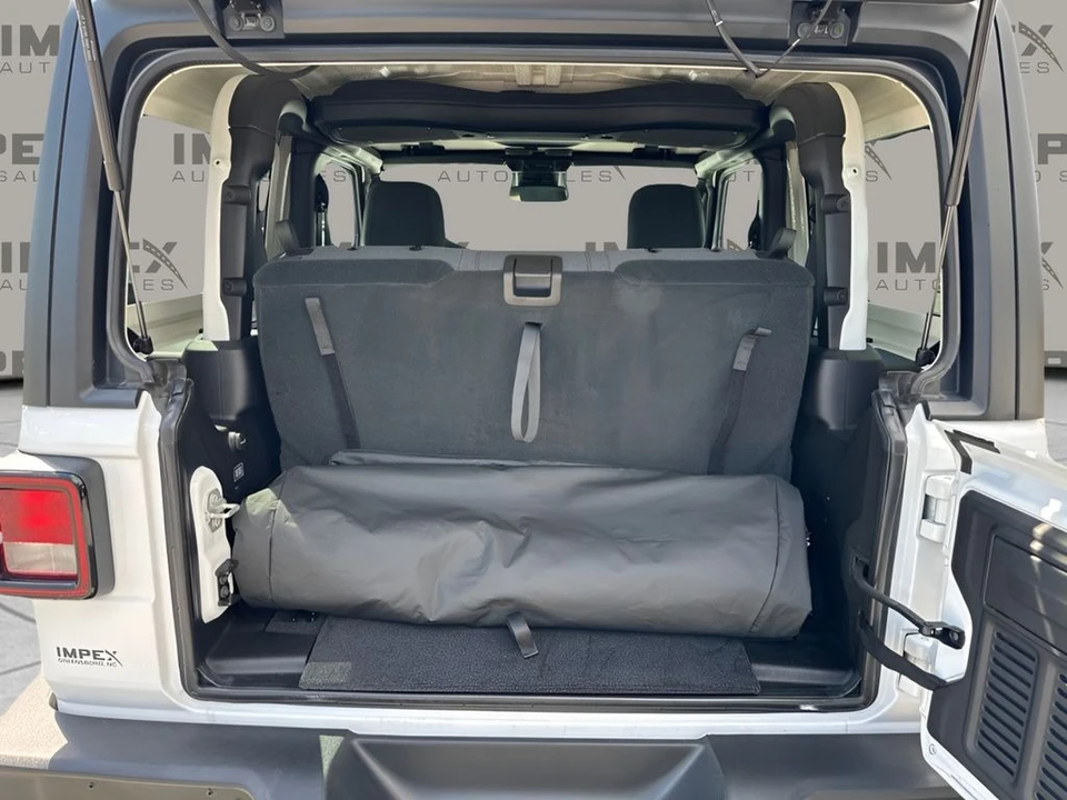 2025 Jeep JL Wrangler - Image 26 of 31