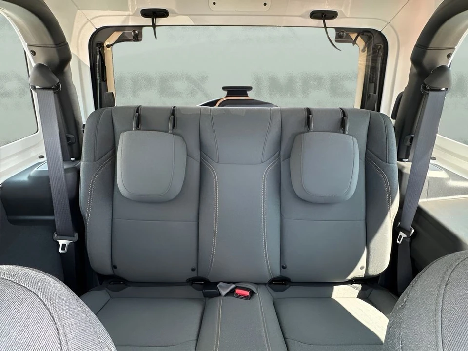 2025 Jeep JL Wrangler - Image 10 of 31