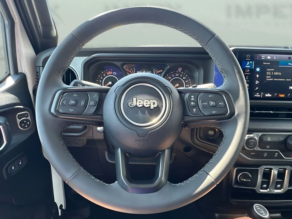 2025 Jeep JL Wrangler - Image 12 of 31