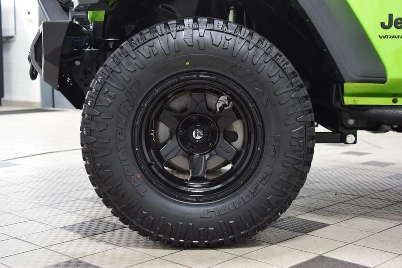 2025 Jeep JL Wrangler - Image 29 of 31