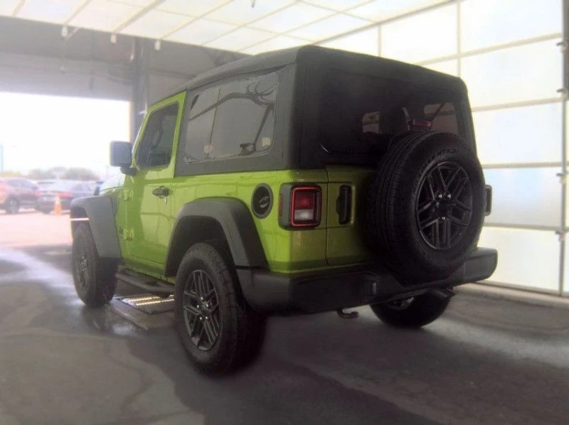 2025 Jeep JL Wrangler - Image 7 of 31