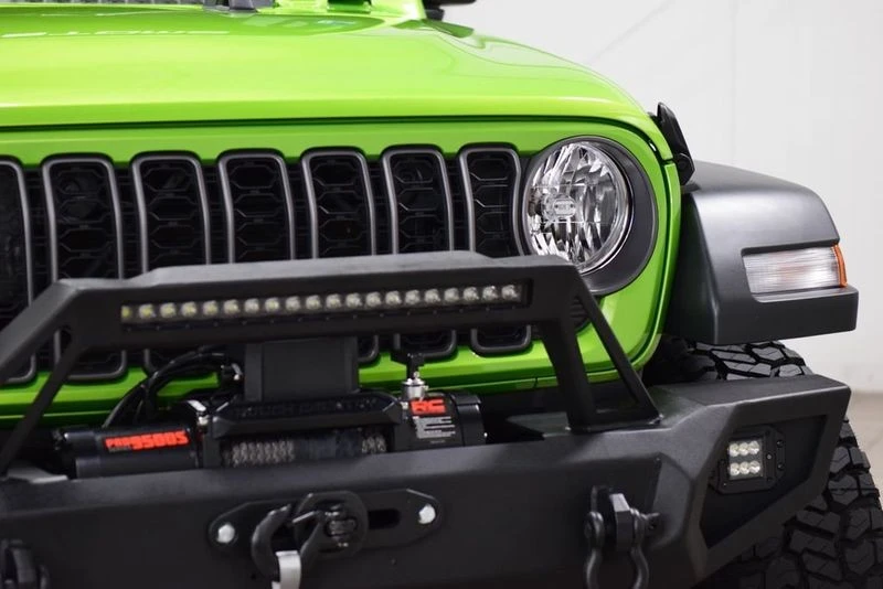 2025 Jeep JL Wrangler - Image 11 of 31