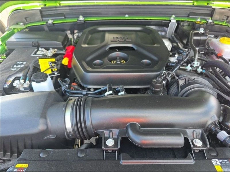 2025 Jeep JL Wrangler - Image 14 of 31