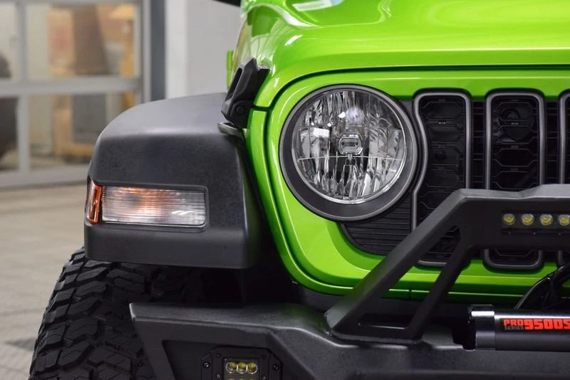 2025 Jeep JL Wrangler - Image 12 of 31