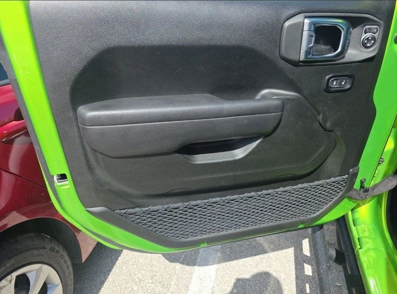2025 Jeep JL Wrangler - Image 17 of 31