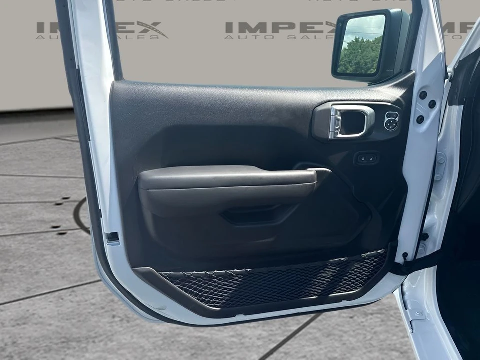 2025 Jeep JL Wrangler - Image 19 of 27