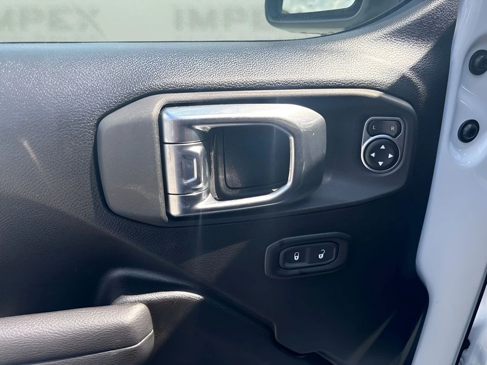 2025 Jeep JL Wrangler - Image 20 of 27
