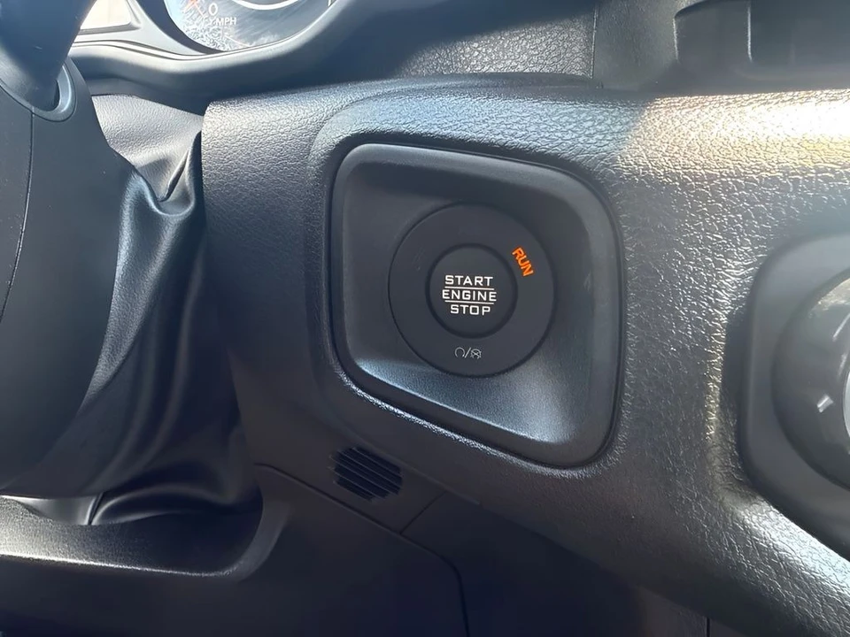 2025 Jeep JL Wrangler - Image 16 of 27