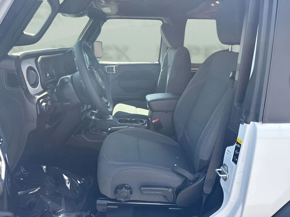 2025 Jeep JL Wrangler - Image 9 of 27