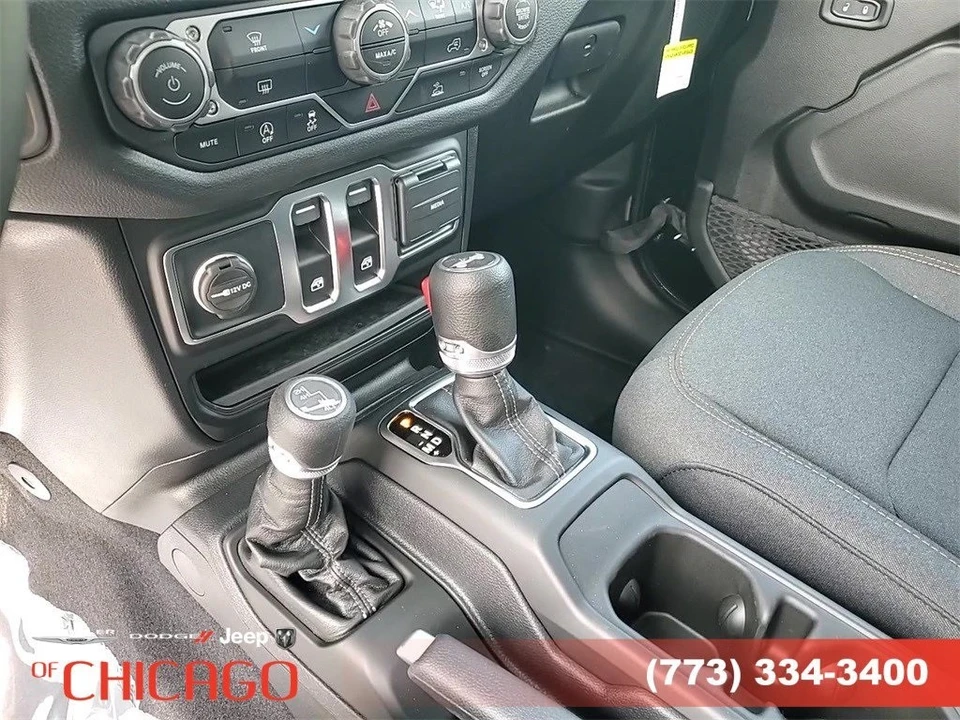 2025 Jeep JL Wrangler - Image 20 of 21