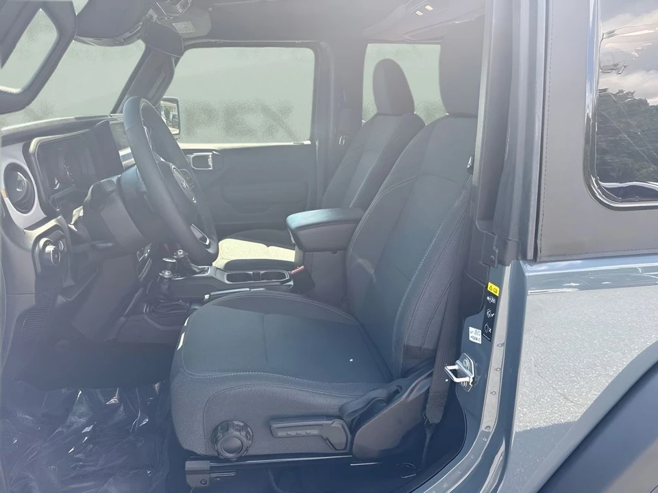 2025 Jeep JL Wrangler - Image 9 of 29