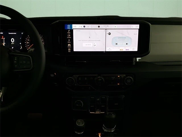 2025 Jeep JL Wrangler - Image 20 of 21
