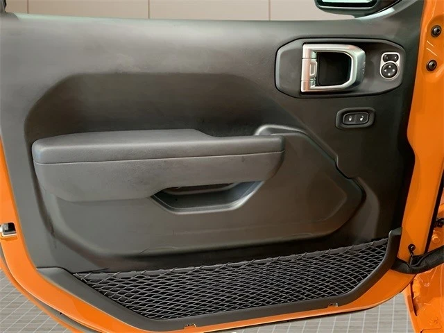 2025 Jeep JL Wrangler - Image 15 of 21