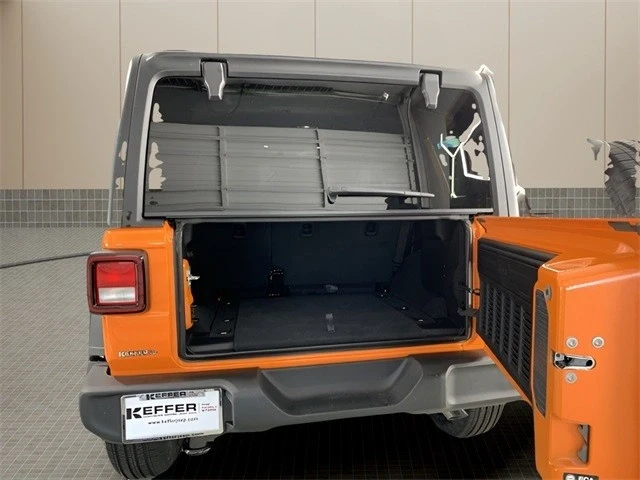 2025 Jeep JL Wrangler - Image 13 of 21