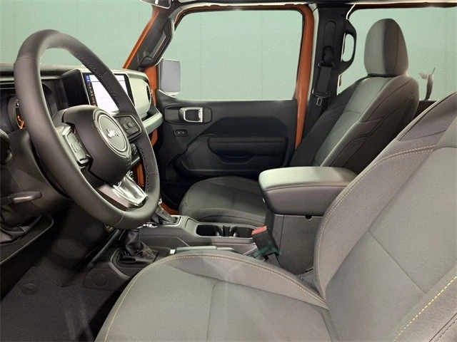 2025 Jeep JL Wrangler - Image 18 of 21